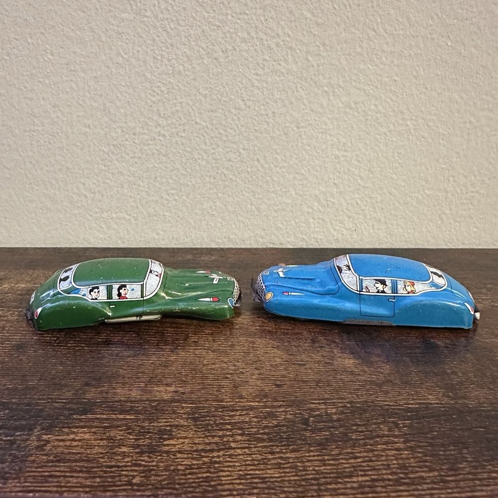 Vintage 1950's Japanese Tin Toy sedan‎